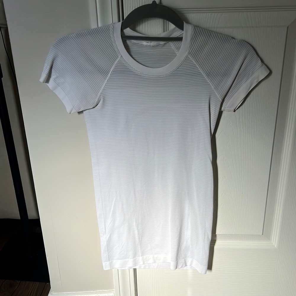 White LuLulemon Swiftly Tech